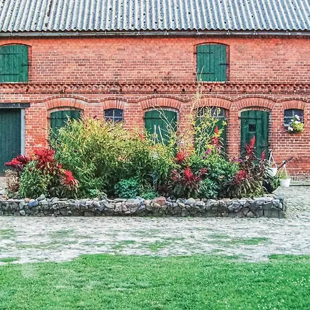 Lovely In Kamern With Wifi Apartment